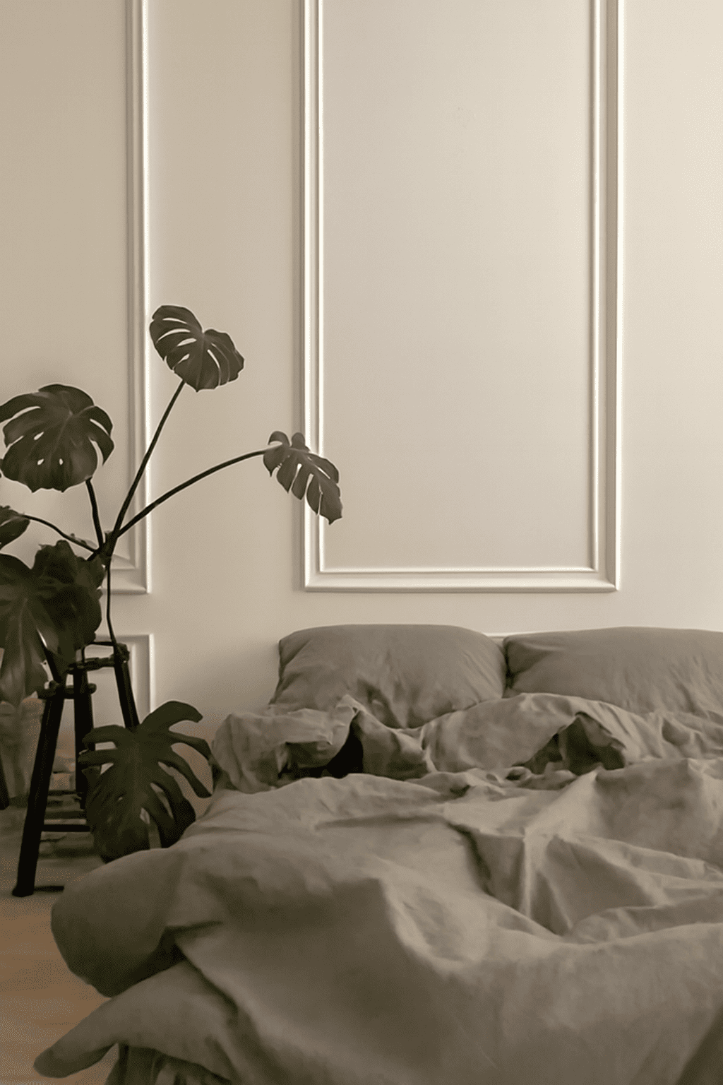 Темно-сірий